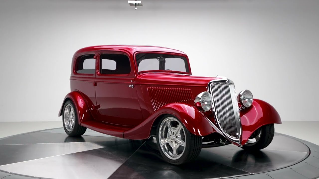 1934 FORD SEDAN - 