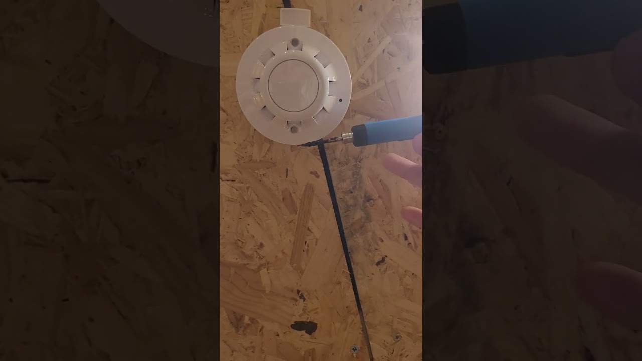 Swapping an xp95 smoke detector to a discovery smoke detector. And quick apollo test
