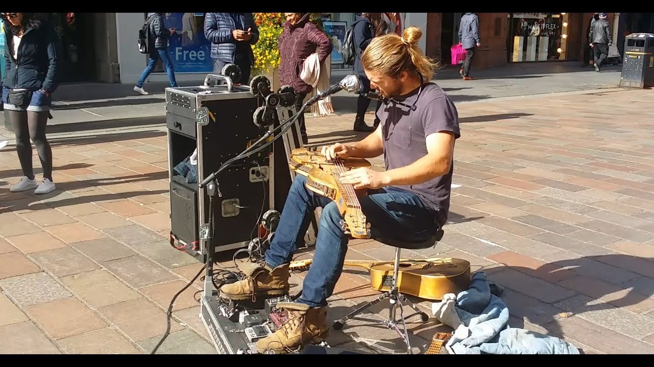 Malachy (from Oisin & Malachy) busking Buchanan St - 28.09.17