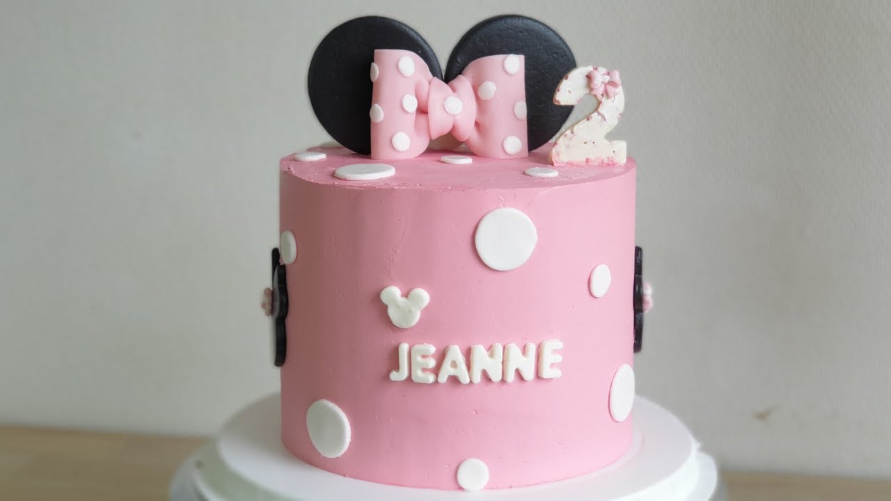 Layer cake sur le thème de minnie mouse.