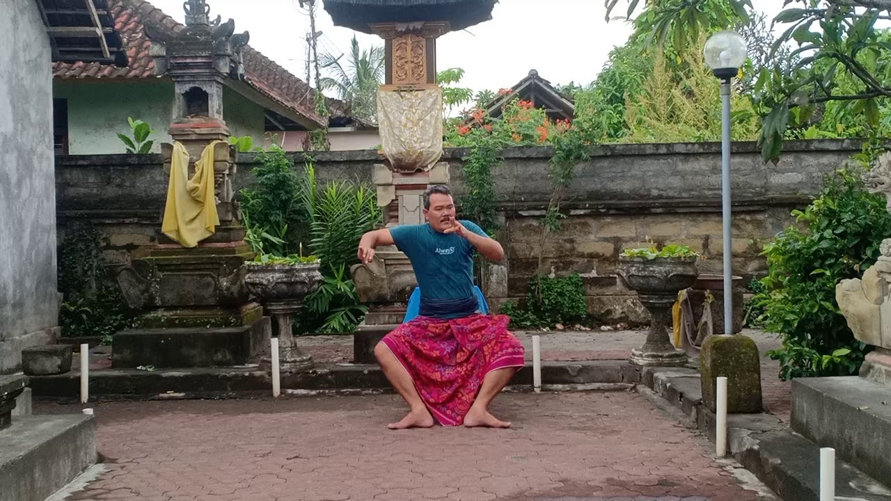 Tari Topeng Dalem Arsawijaya