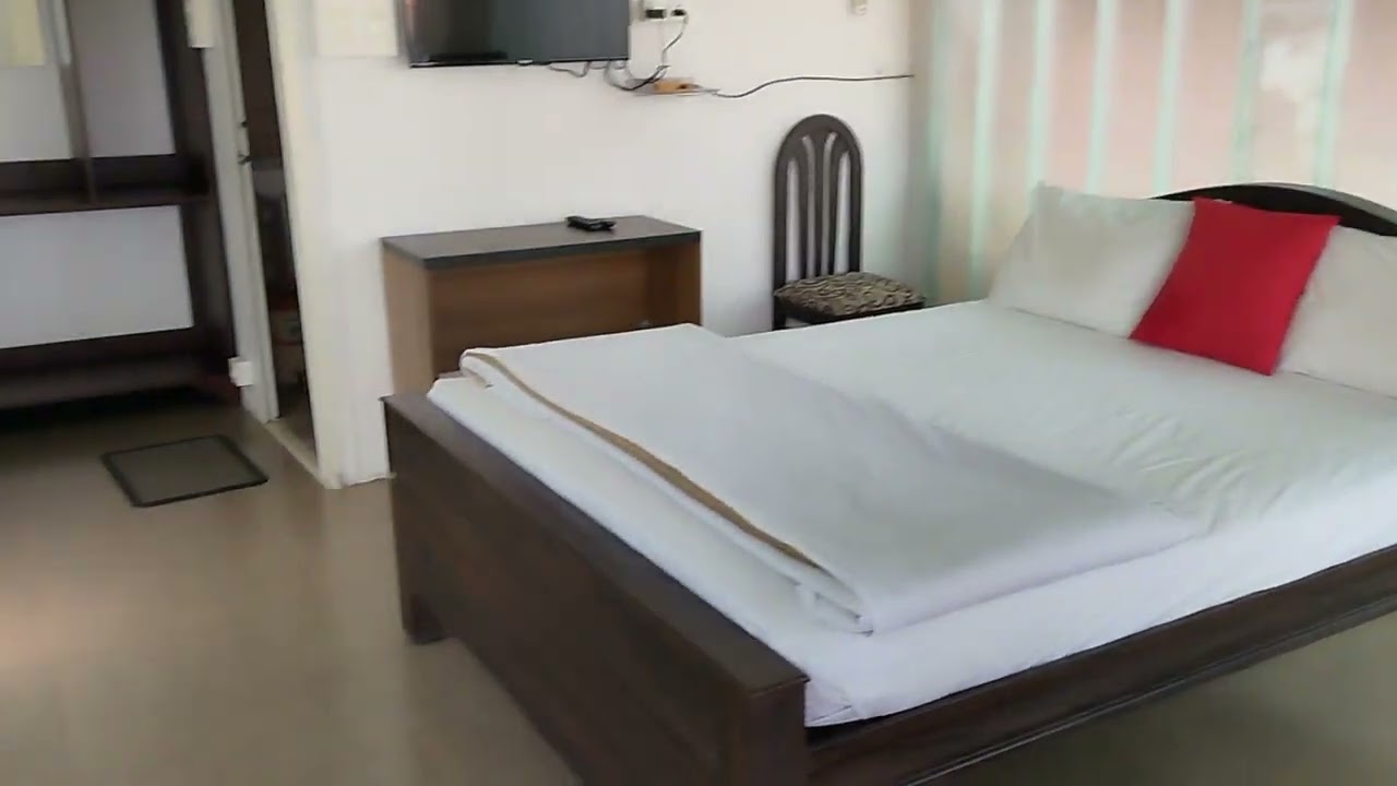 EdenValley Lake View Resort | Glass House Rooms