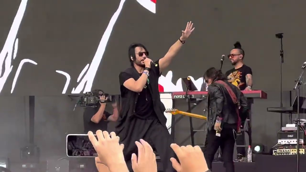 Beto Cuevas - Aquí (Lollapalooza Chile 2022)