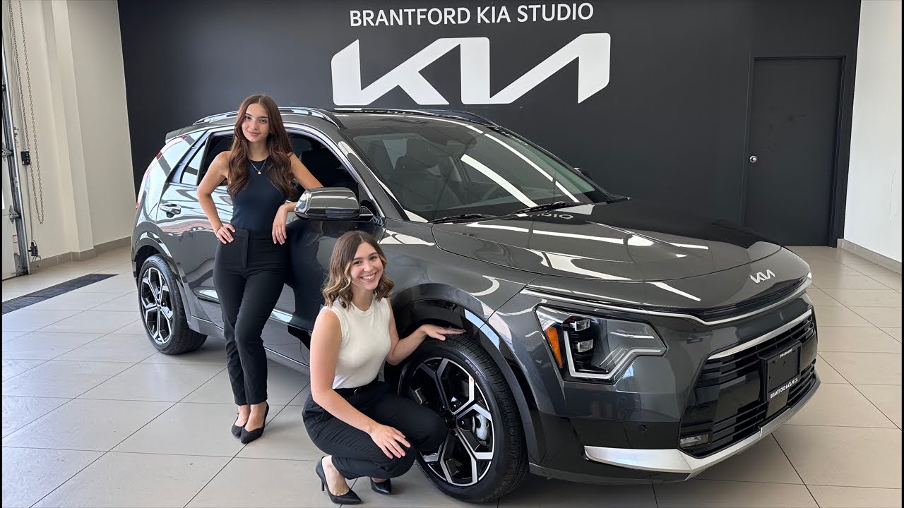 LIVE: 2023 KIA Niro Hybrid SX - First Look & Walk Through!