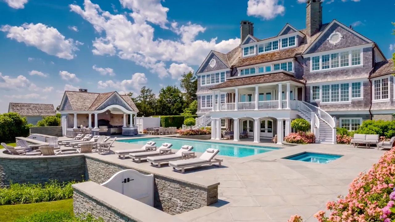 Luxury Coastal Home Tour in Jamestown, Rhode Island