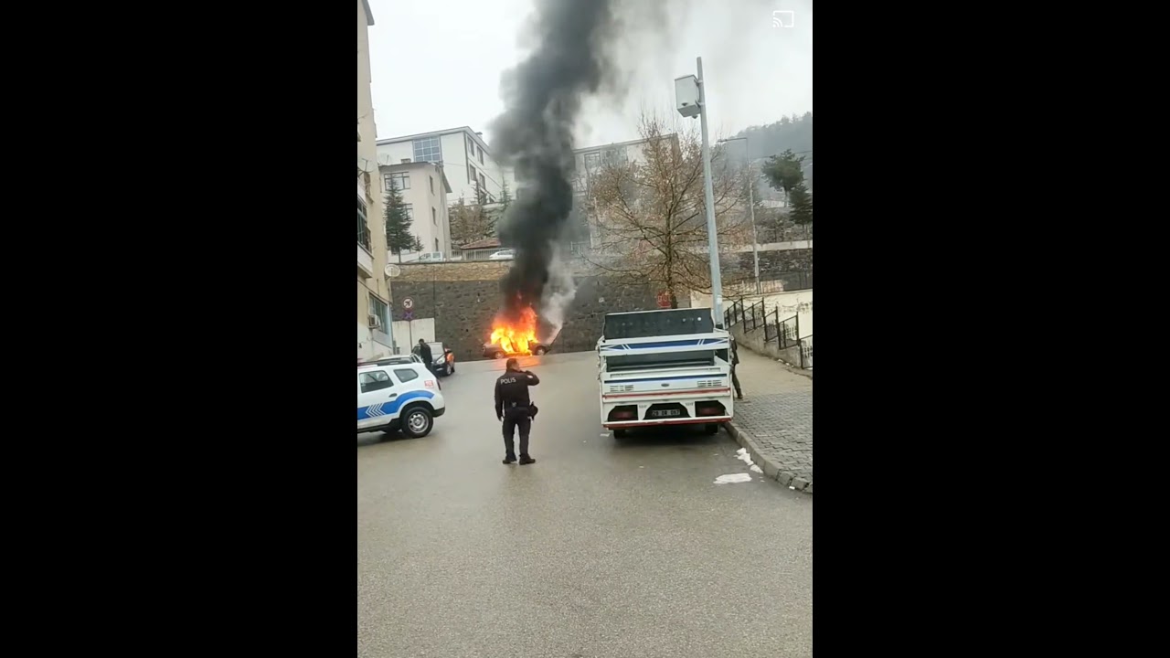 G&uuml;m&uuml;şhane&rsquo;de Park Halindeki Lpg&rsquo;li Otomobil Alev Aldı