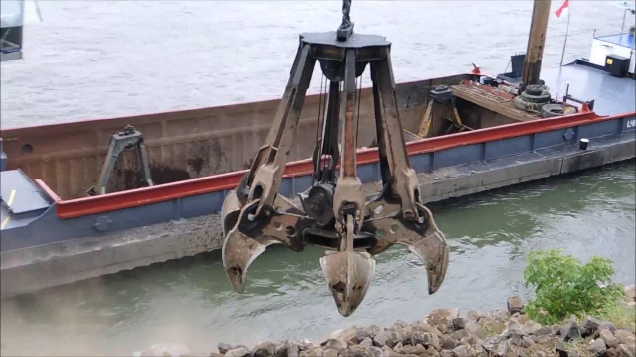 Seilbagger auf Schiff
