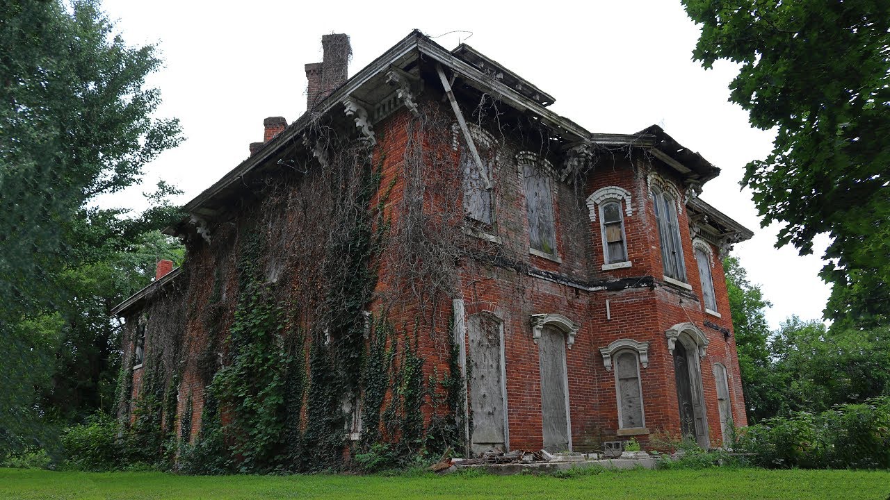 Abandoned 1800's Plantation Mansion Explore - DEATH TRAP!