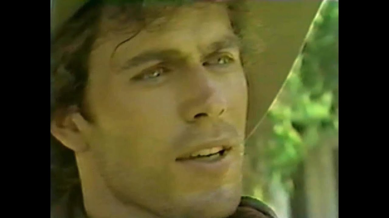 Voyagers PM Magazine –1982 (Jon-Erik Hexum & Meeno Peluce)