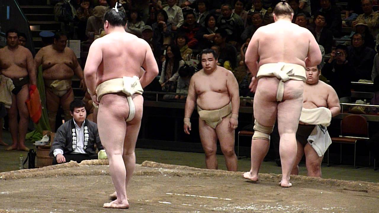 白鵬、把瑠都を指名して三番稽古(平成24年4月29日、公開稽古総見)