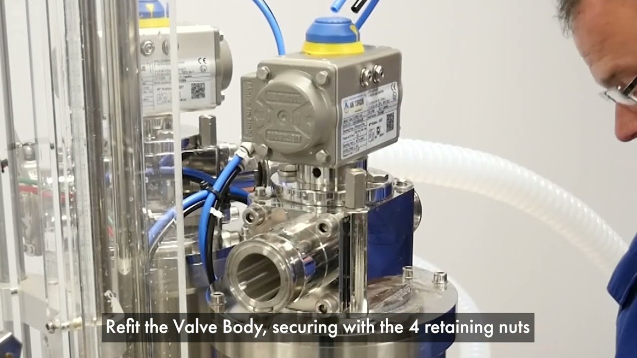 5-Litre Twin Head Semi-Automatic Filling Machine - P5000 Setup - Universal Filling Machine Co.