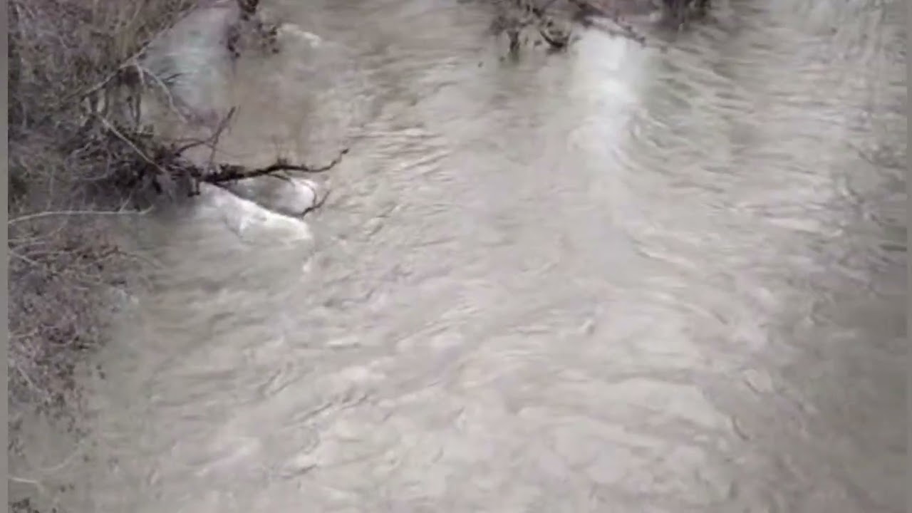 Pamplona la rochapea el sonido del río  y lo fuerte que está 