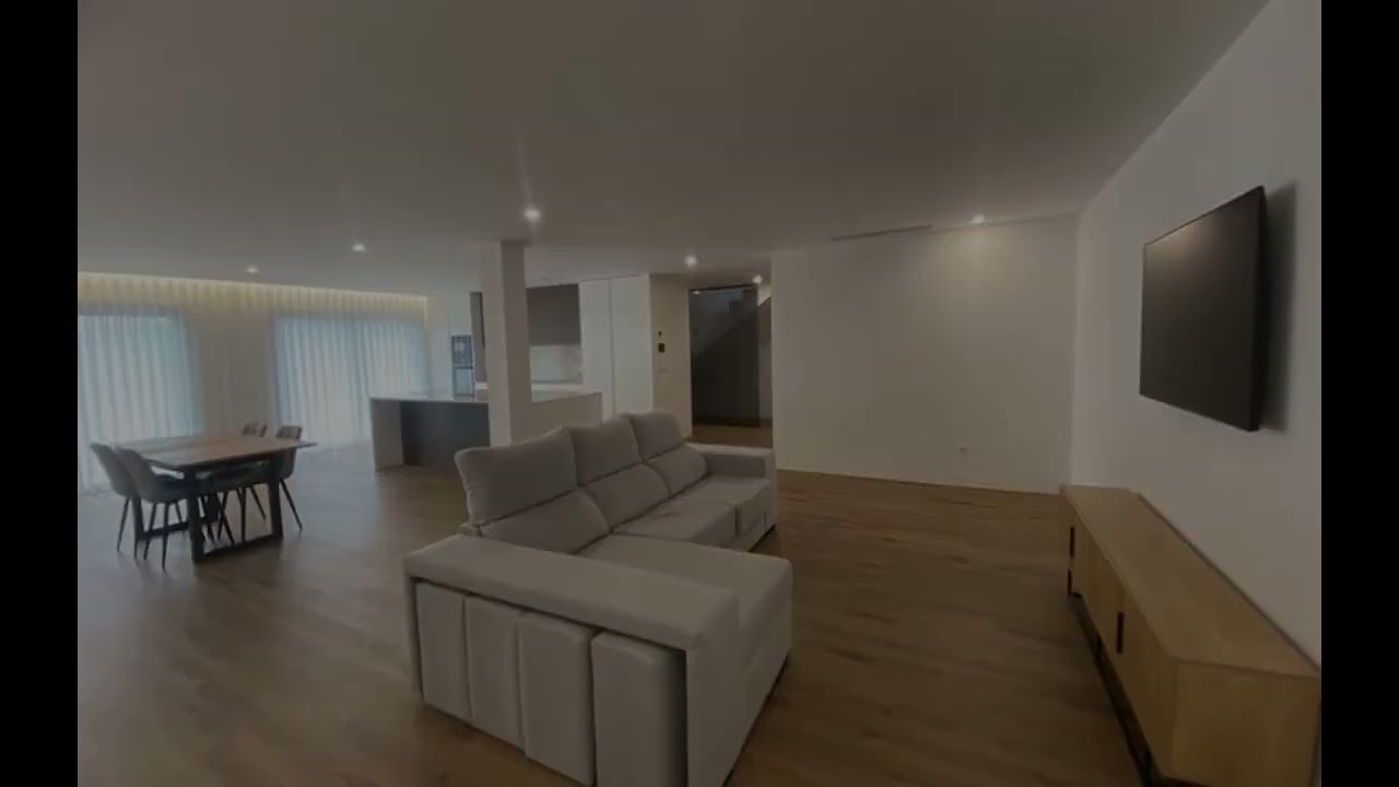 Moradia Individual com Piscina - Vila Verde!