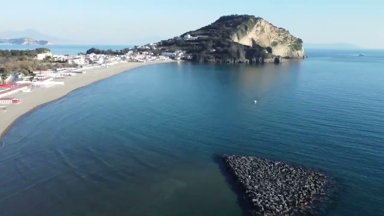 Capo Miseno / Bacoli . Vista in 4k dal drone