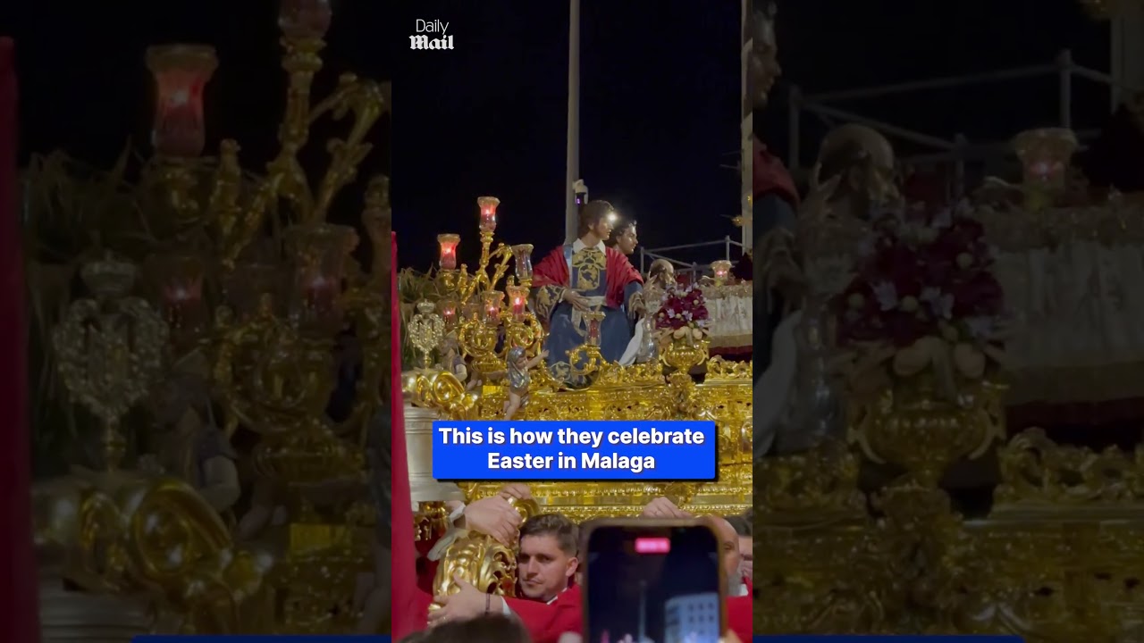 8000-pound throne carried by nearly 300 people