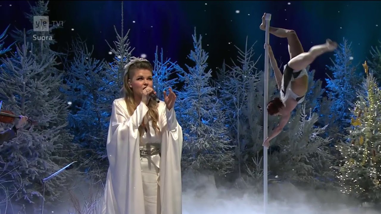 Saara Aalto - Walking in the Air (Kuusijuhla 2020, YLE TV1)