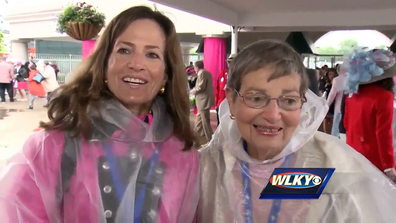 Fashion vs. function at a wet Kentucky Oaks