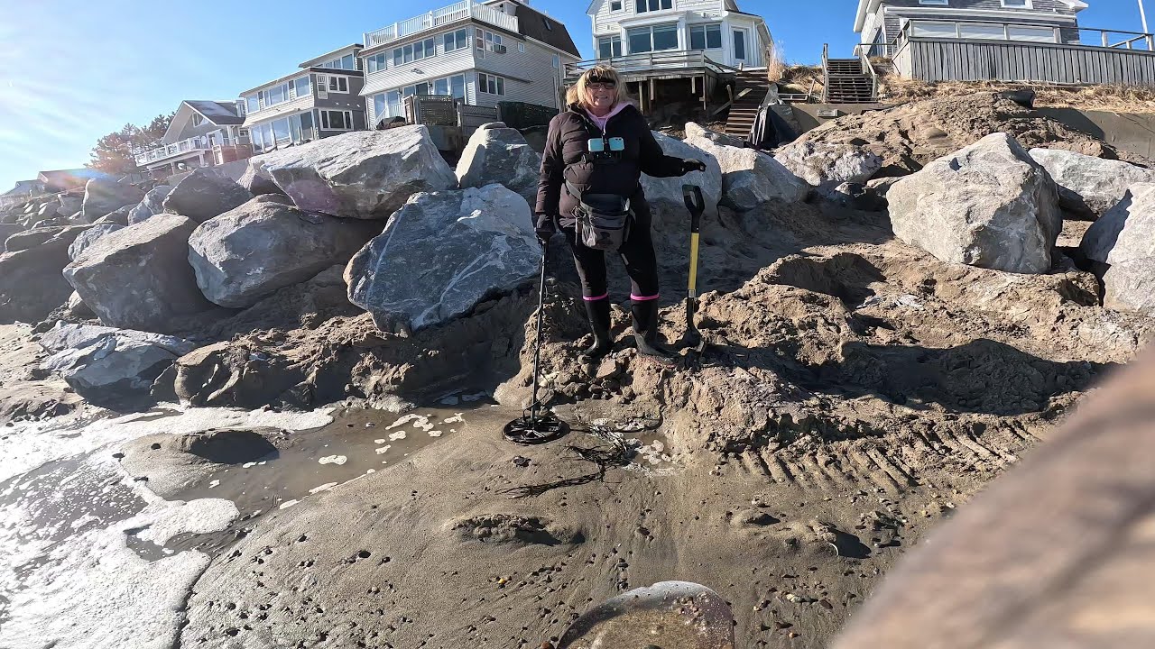 Beach Metal Detecting a destroyed seawall Reveals Hundreds of silver coins and Jewelry found!