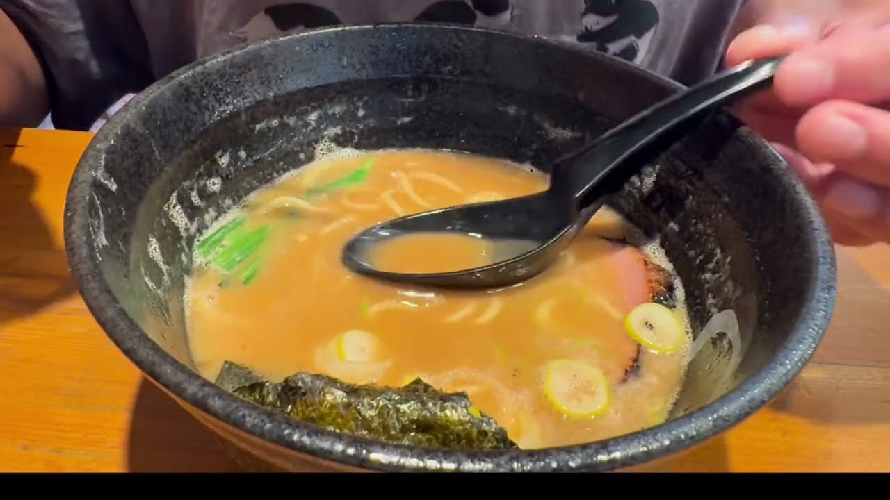 限定20食‼️バチバチの家系啜りライスで〆るのよ　　毎日ラーメンすするマン24啜り目