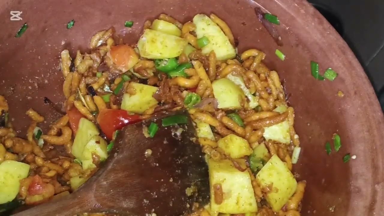 Dopahar ke khane mein banayein ye chatpati Aloo Bhindi! 😋 Iske saath2ki jagah 4 roti khaoge