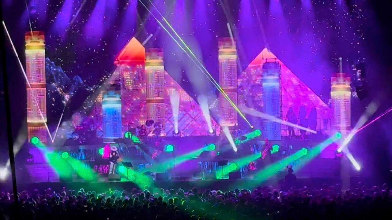 Jamiroquai - Cosmic Girl (Live at Accor Arena, Paris 27/11/2025)