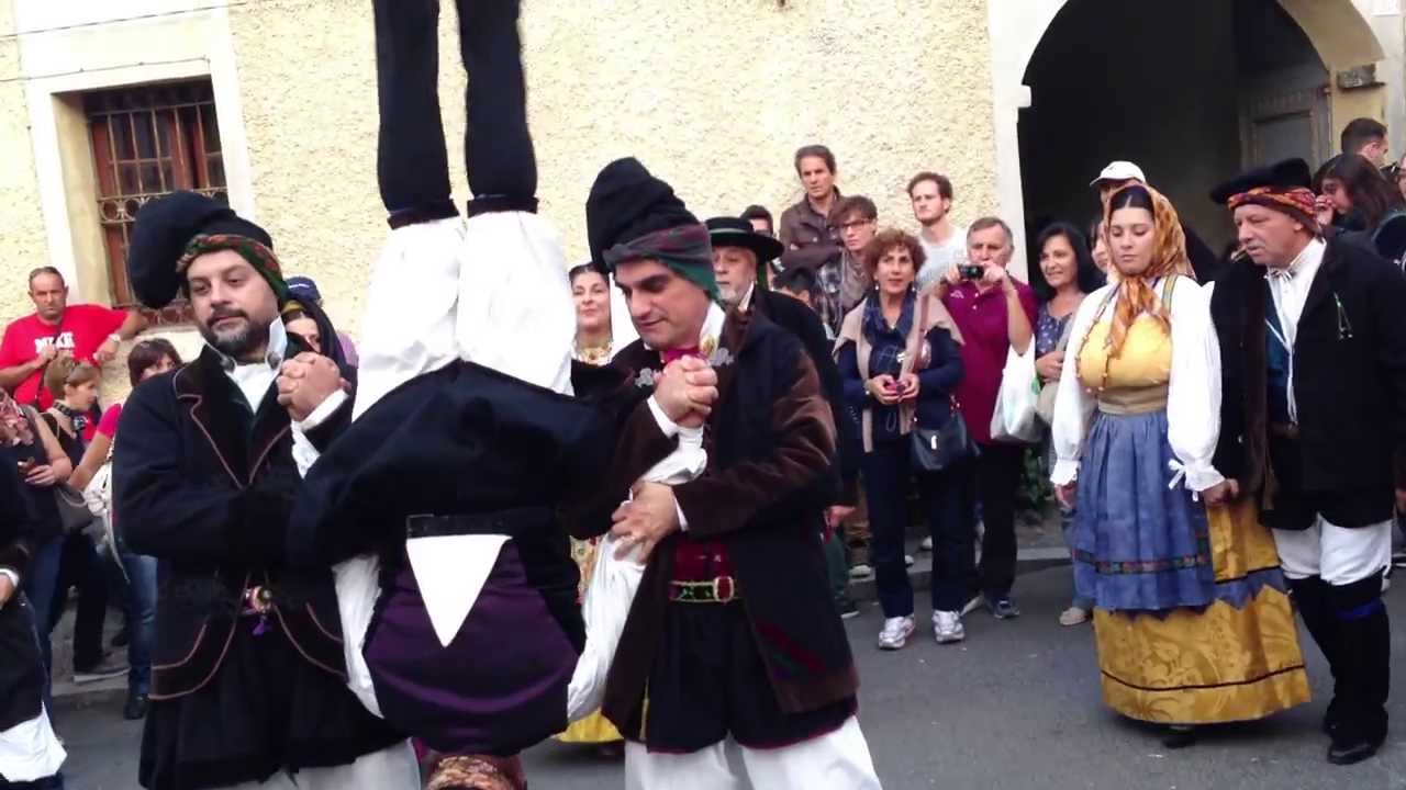 Gruppo Fedora Putzu di Selargius  balla 