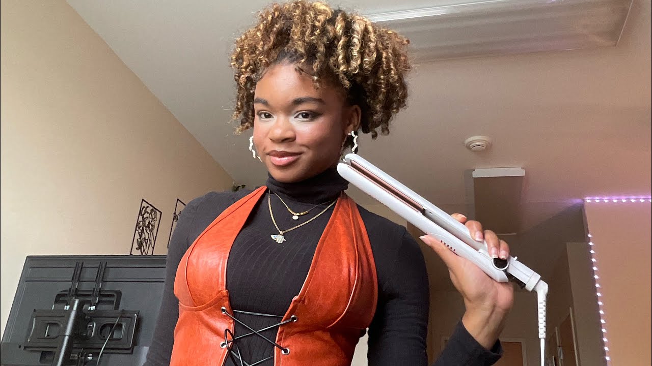 Hairstylist gives you a crispy silk press 🍂🍁👩🏽&zwj;🦰 |ASMR|