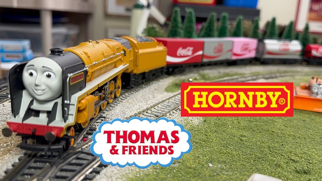 Hornby Murdoch pulls the Coca-Cola Train HO/OO