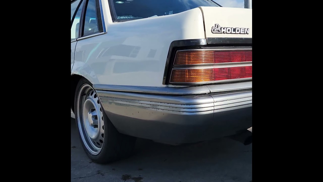 VL Turbo RB30 Revs &ndash; Iconic Aussie Sound!