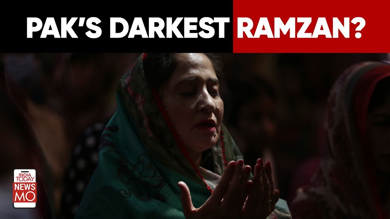 Pakistan Energy Crisis | Why Pakistan Offered Ramzan Prayers In Darkness | NewsMo