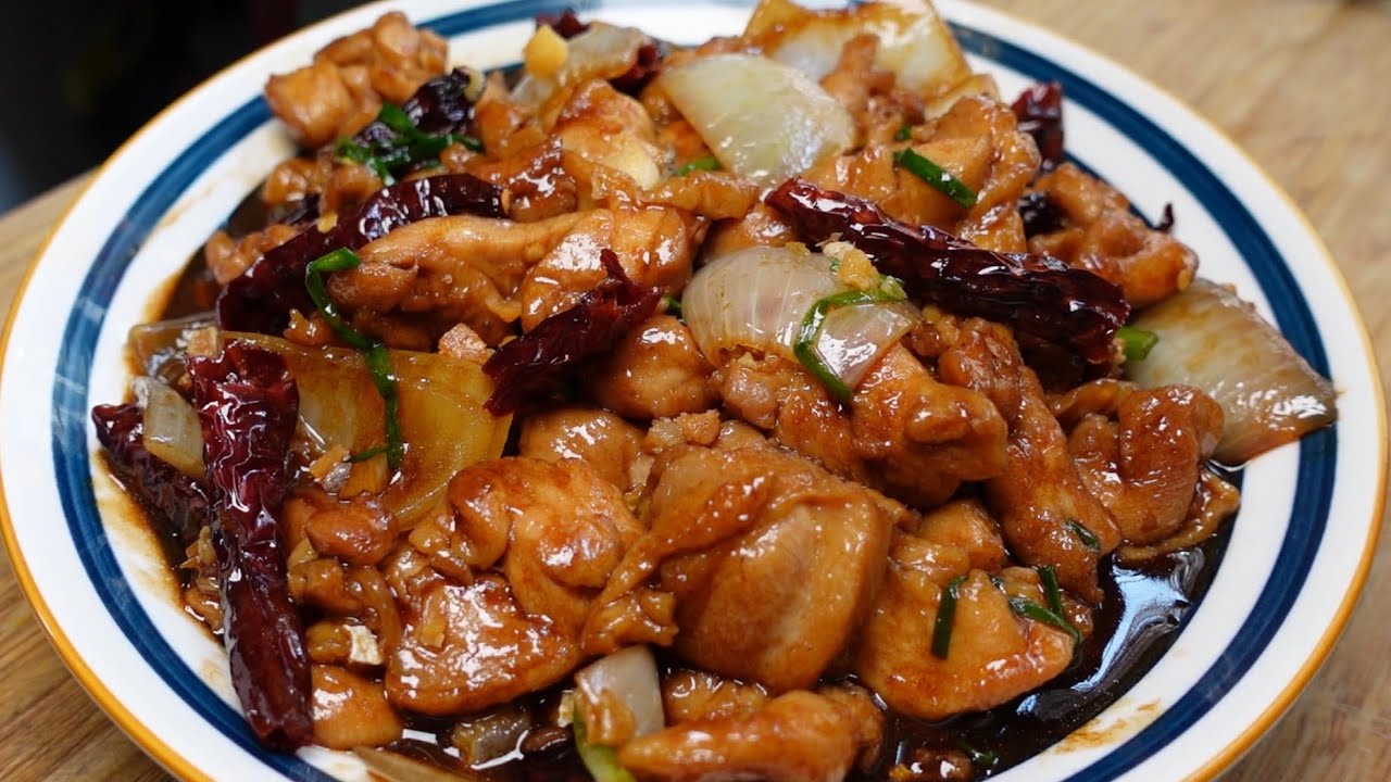 家常咸鱼炒鸡🐔咸香入味，超级下饭，配上米饭两碗都不够🍚‼️Homemade stir fry chicken with salted fish 🐔 salt and tasty, delicious
