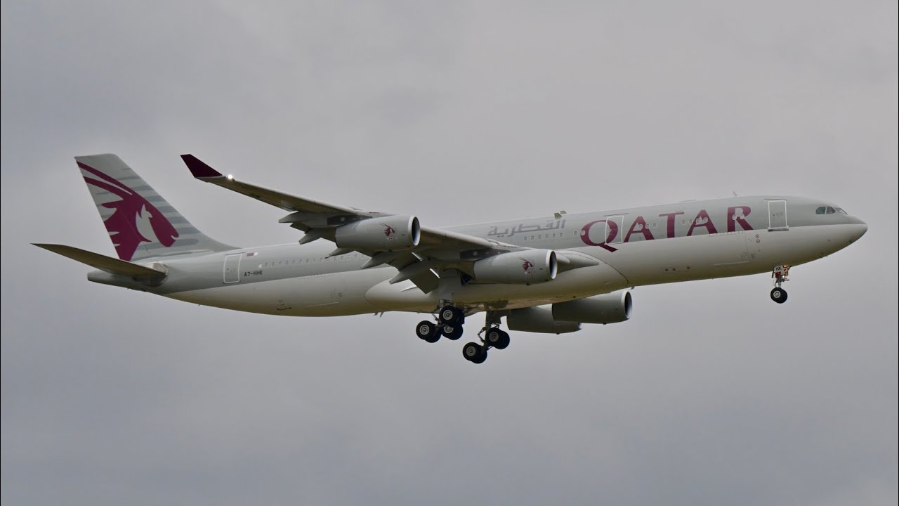 Qatar Amiri A340-200 and Emirates A380-800 (NBA Livery) landing at ZRH (LSZH) 4K