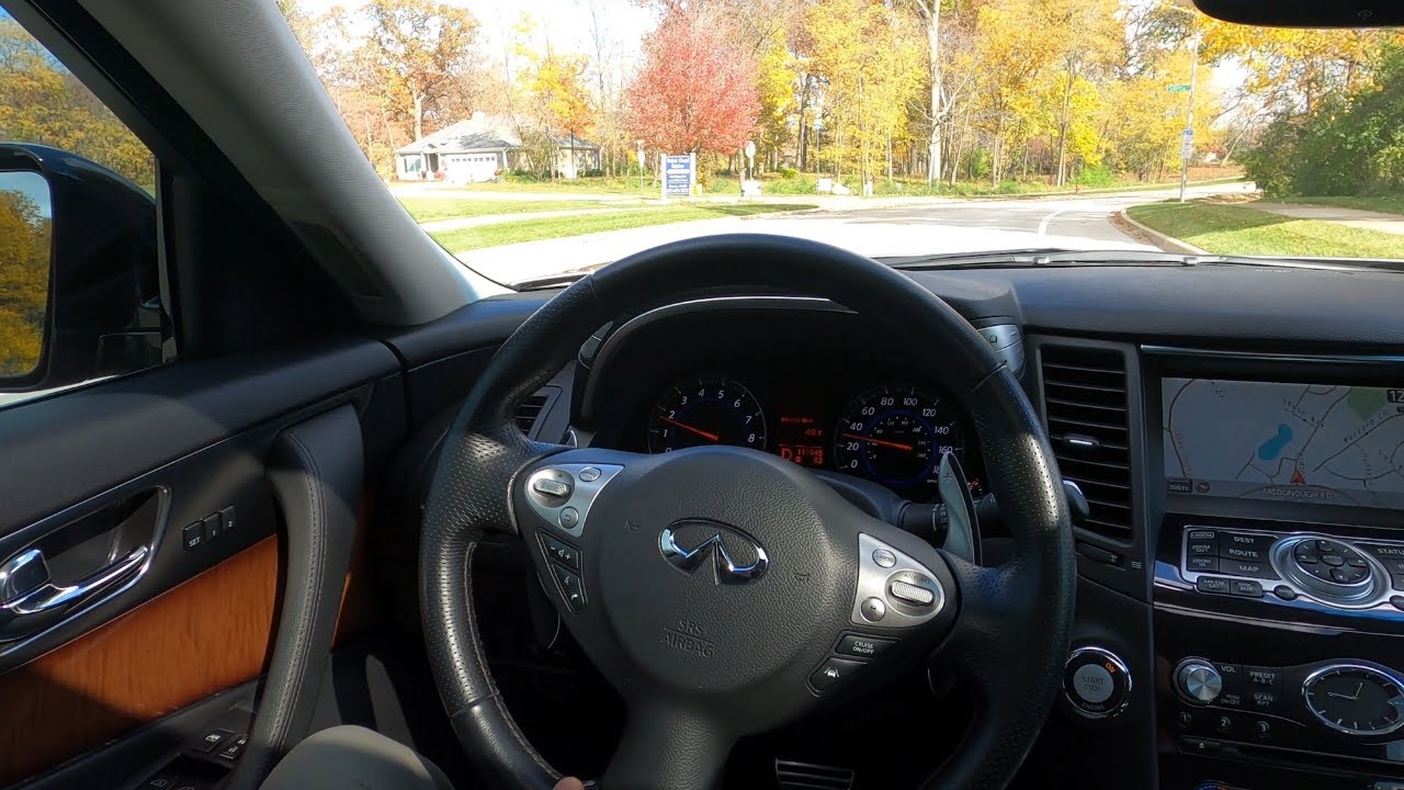 2009 Infiniti FX50S Driving