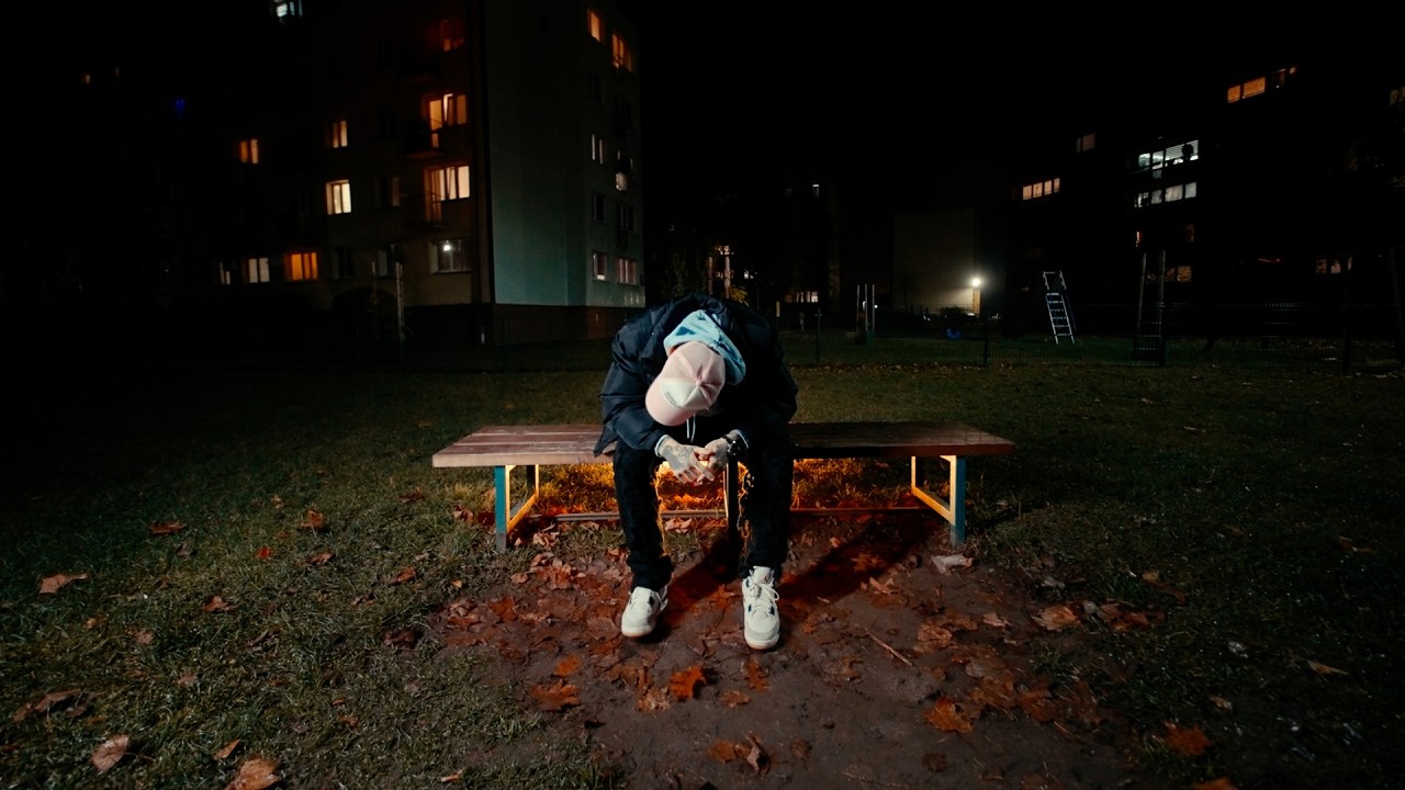Pazzy - ZŁOTA ŁAWKA prod. GMENIU (Official Music Video)