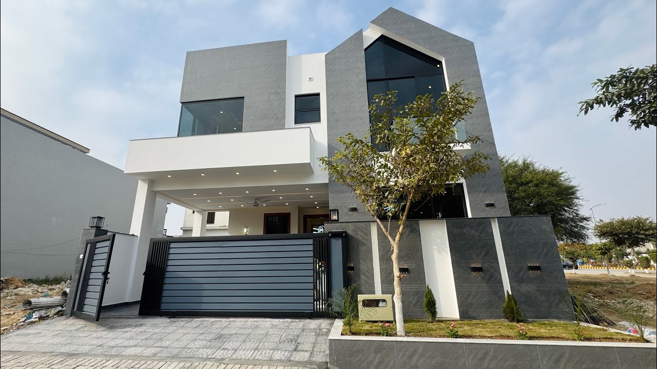 10 Marla Luxury House Sale in Top City Islamabad 