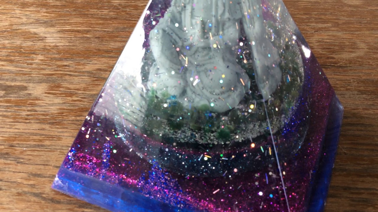 Orgonite Nubische piramide xlarge 'Quan Yin Aventurijn'