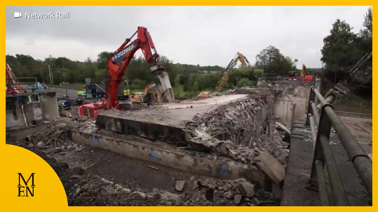 M62 motorway shut near Rochdale for huge bridge repair