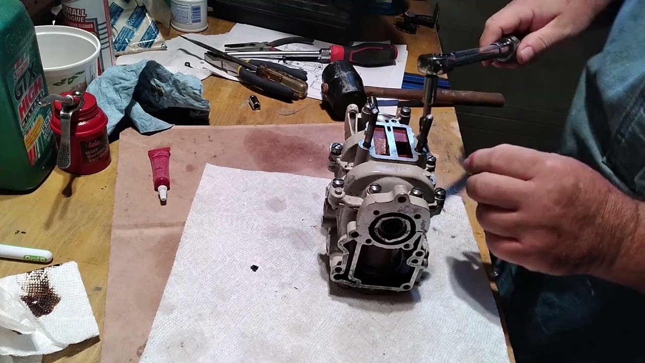 Johnson 3hp 1964 rebuild Part 14: Crankcase