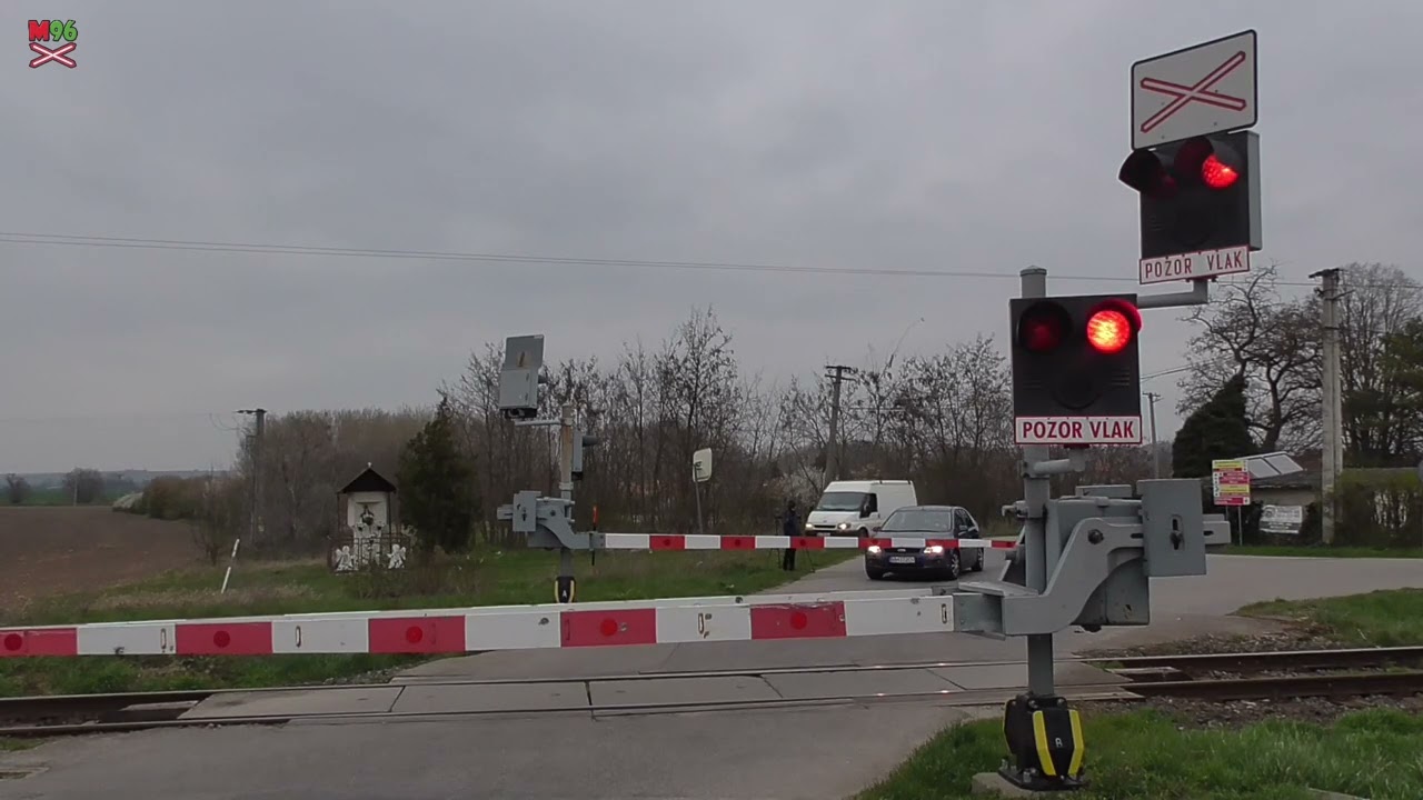 Železničné priecestie Komjatice #2 [SP0801] - 7.4.2023 / Železniční přejezd / Slovak level crossing