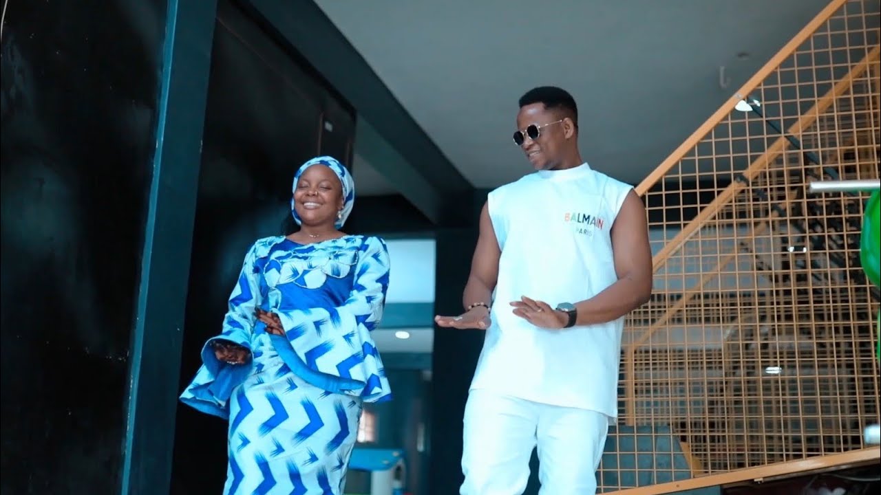 Garzalimiko latest Hausa song                  Feat  Nana Khadija Kama Hanana.