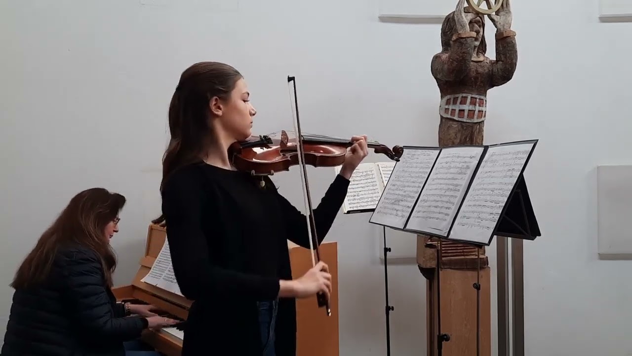 Viktoria Aurelia Höck plays Wolfgang Amadeus Mozart, Violin Sonata, K. 301, February 2024