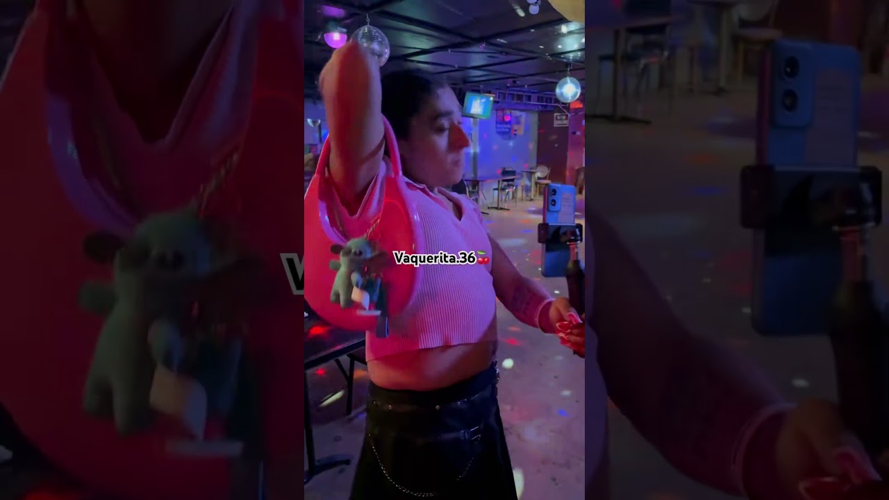Bolsazo arreglándose para su live nocturno 
