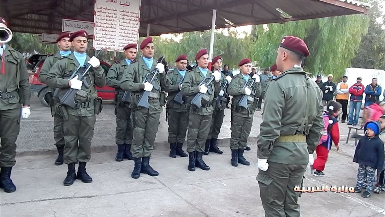 موكب رفع العلم بمدرسة بطحاء السوق بالجريصة  تحت اشراف وحدات من الجيش الوطني (جانفي 2018 )