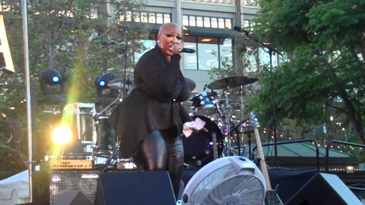 FRENCHIE DAVIS SINGING 