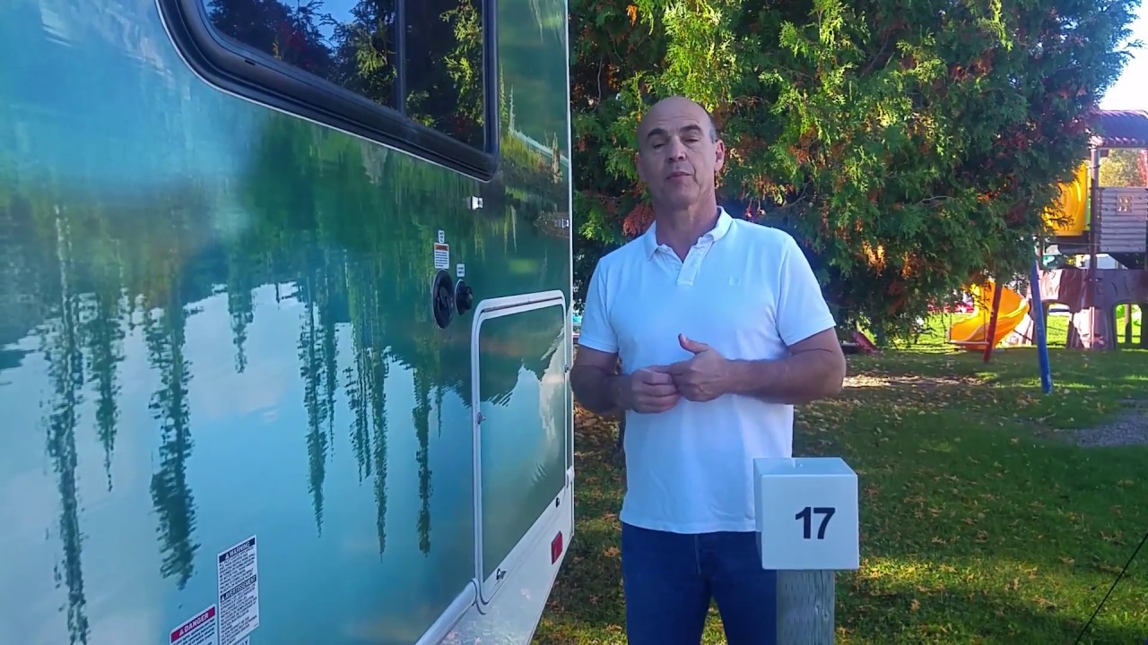 קרוואנים בצפון אמריקה - חיבור הקרוואן למים חשמל וביוב