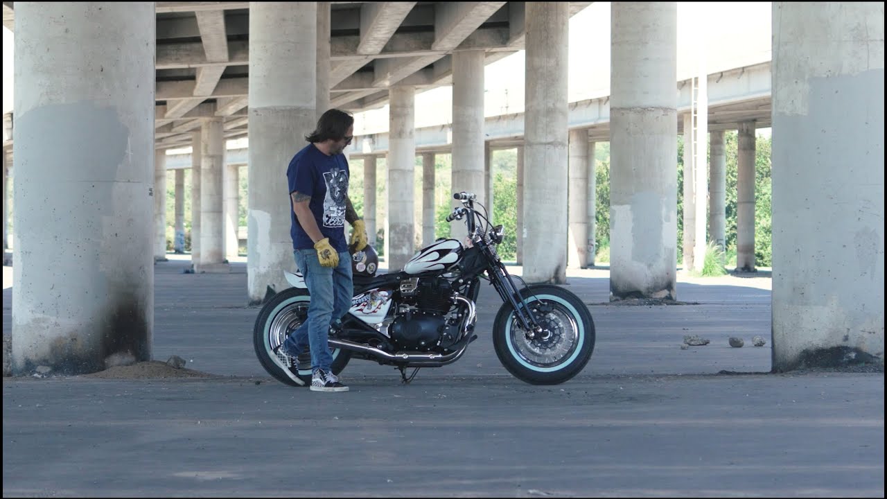 Super Meteor 650 Custom en primera persona