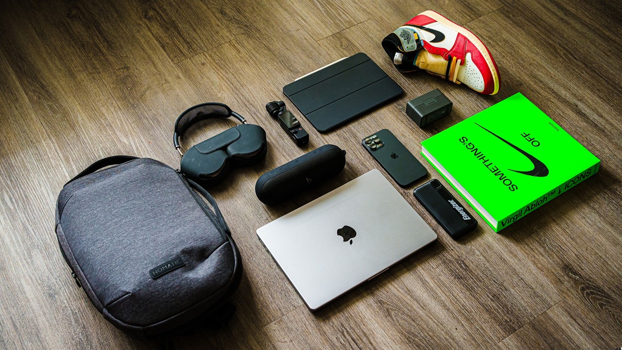 Minimalist Tech Backpack – What’s Inside?