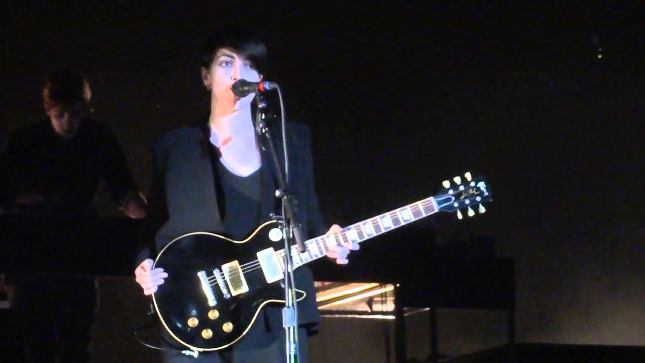 The XX - Crystalized (Live at Coachella 2013) HD