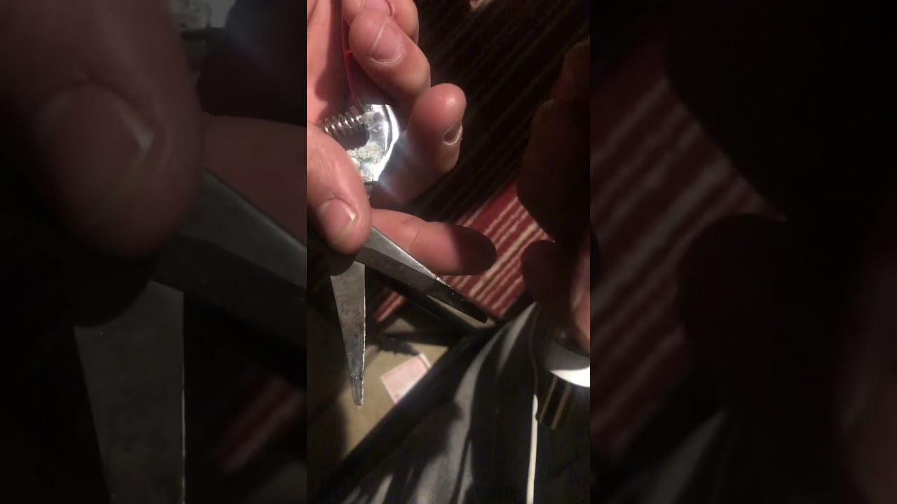 Thought I&rsquo;d show y&rsquo;all how to open a dime cartridge since I couldn&rsquo;t find any vids