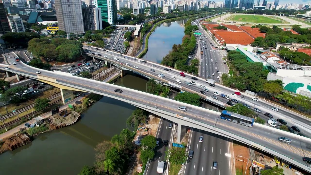 OBRAS NOVA PASSARELA QUE LIGA AS MARGINAIS E CICLOVIA ESTA SENDO CONSTRUÍDA DO LADO DA PONTE EUSÉBIO